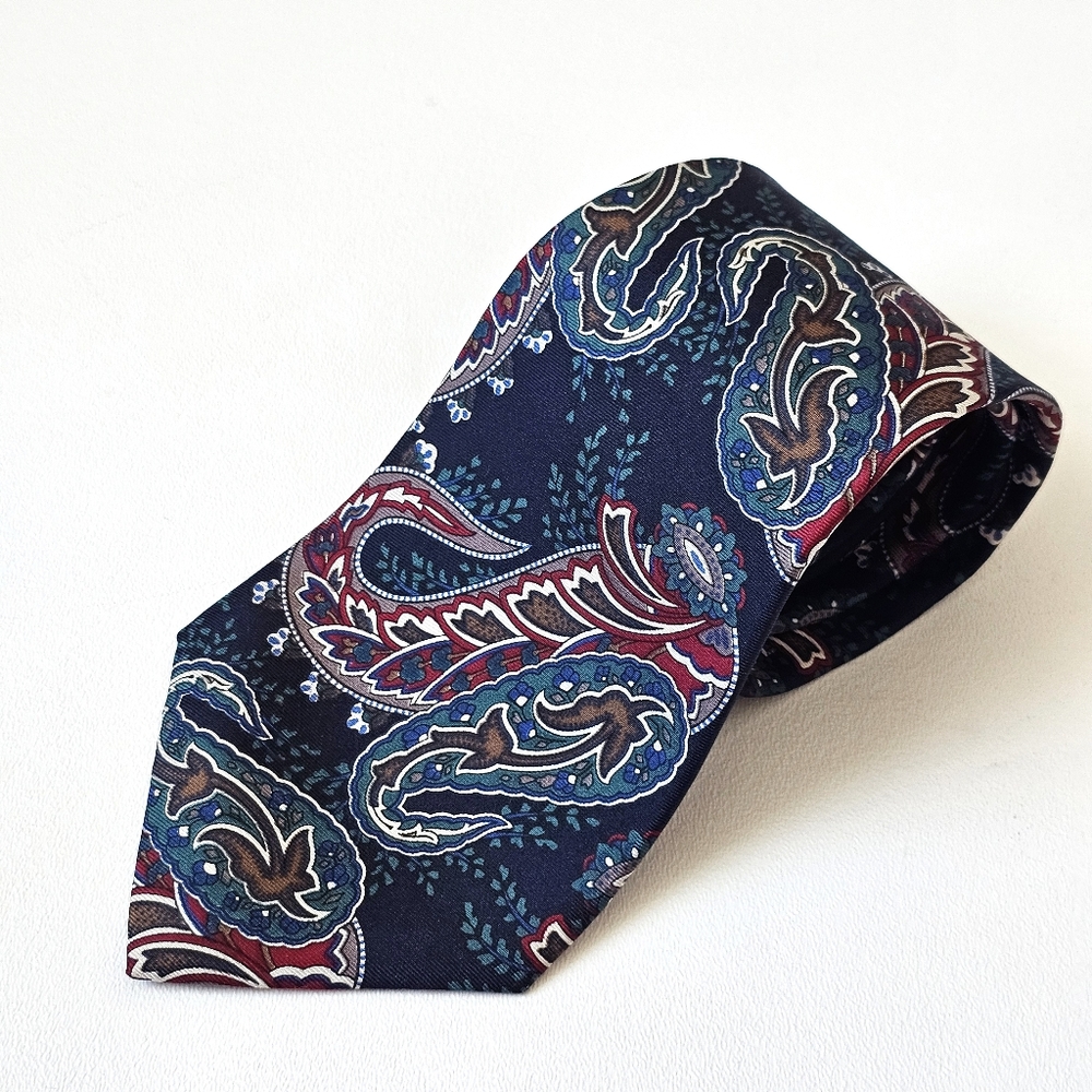 Rare Mikael Collection York 100% Italian Silk Paisley Necktie Navy Blue